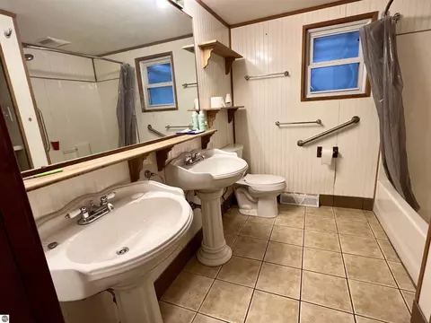 1960 Hampton, Harrison, MI 48625 photo 11