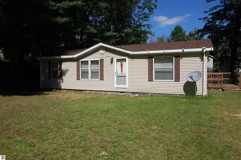 4174 Maes Rd, West Branch, MI 48661
