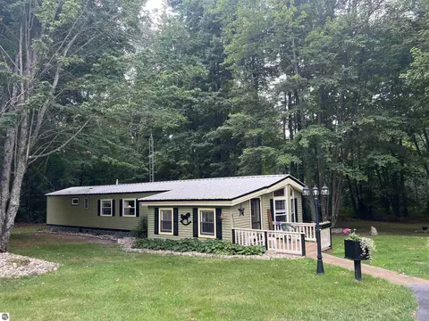 3523 Mt Bliss Rd, East Jordan, MI 49727