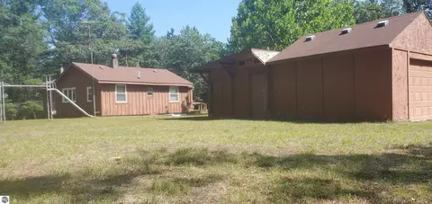 625 N Wilber Rd, Oscoda, MI 48750