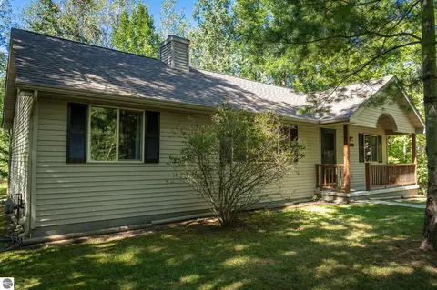 5225 King Richards Ct, Gladwin, MI 48624 photo 6