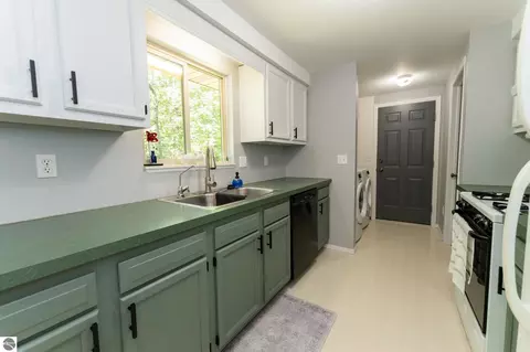 5225 King Richards Ct, Gladwin, MI 48624 photo 16