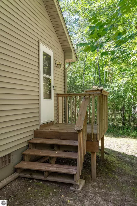 5225 King Richards Ct, Gladwin, MI 48624 photo 7