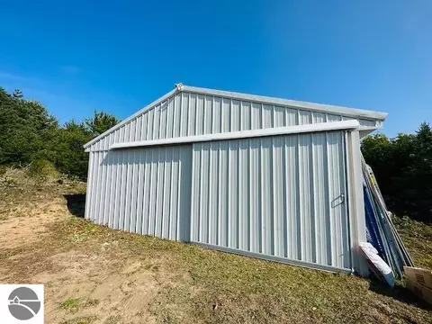 10165 Nurnberger Rd, Bear Lake, MI 49614