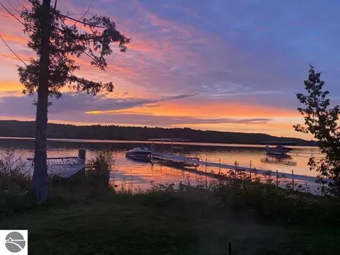 1640 S Lake Leelanau Dr, Lake Leelanau, MI 49653