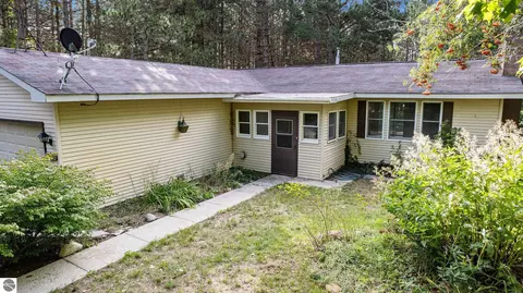 11065 Scenic Dr, Honor, MI 49640