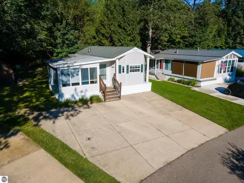 2757 Owens Rd #106, Prudenville, MI 48651
