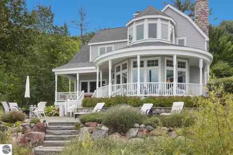 3 W Manitou Shr, Glen Arbor, MI 49636