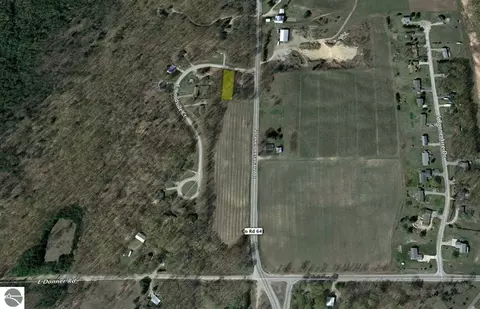 2 E Woodside Ct, Traverse City, MI 49684