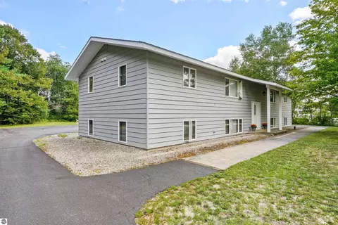 4392 Manhattan E, Traverse City, MI 49685