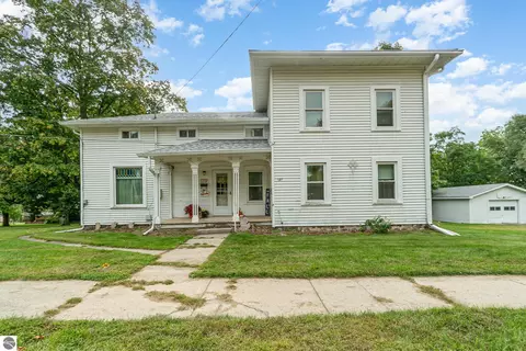 197 Pleasant St, Hubbardston, MI 48845
