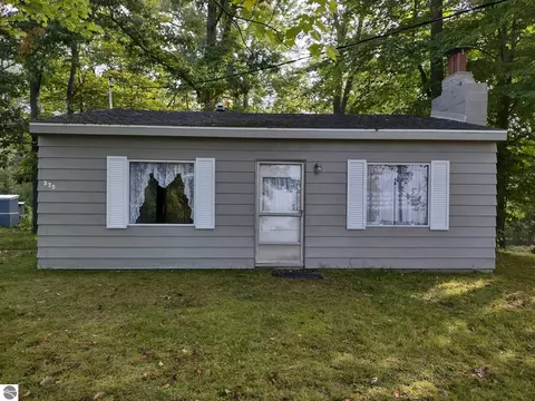 375 Everitt Trl, Hale, MI 48739