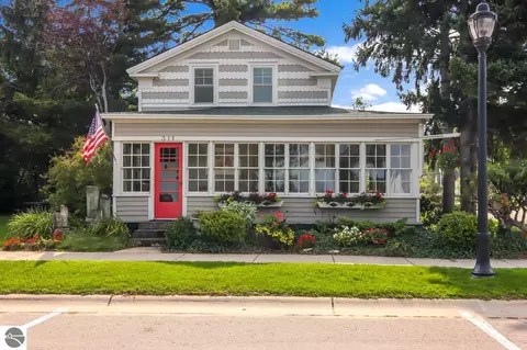 311 River St, Elk Rapids, MI 49629