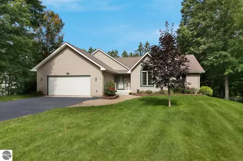 291 Eden St, Kingsley, MI 49649