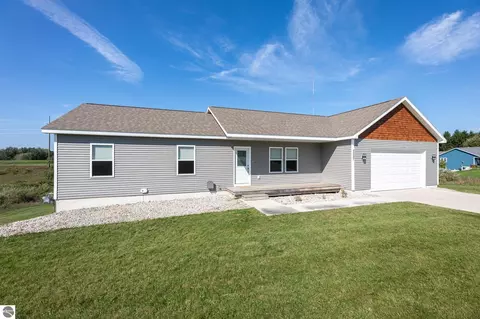 2257 Tyler Hills Dr, Traverse City, MI 49685