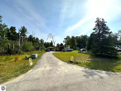 110 Arrowwood, Prudenville, MI 48651