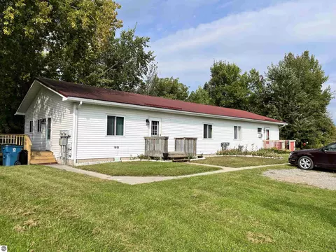 420 W Huron Rd, Au Gres, MI 48703