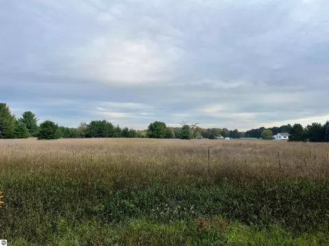 000 Fowler Rd, Lake Ann, MI 49650