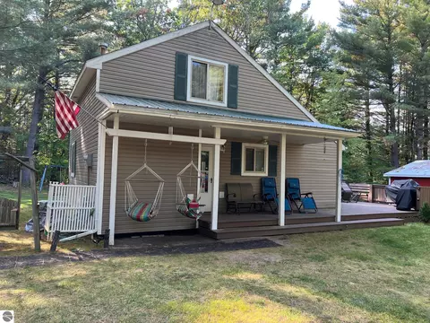 2860 Gilroy Trl, Harrison, MI 48625