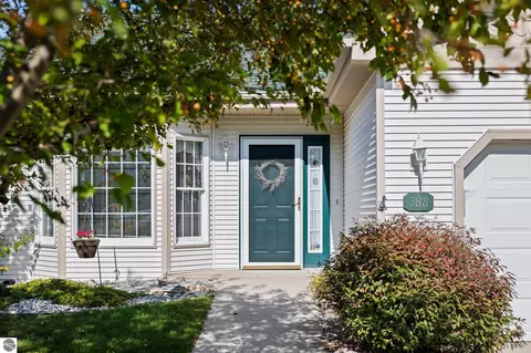 588 Meadowview Ln, Elk Rapids, MI 49629