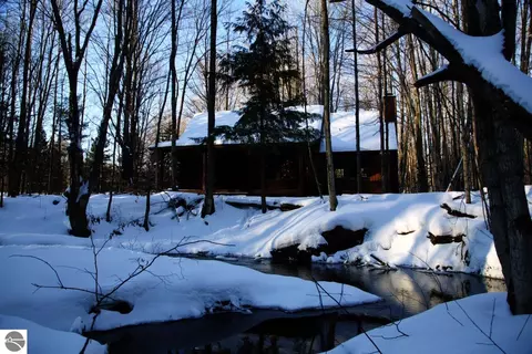 3220 Six Mile Lake Rd, Central Lake, MI 49622