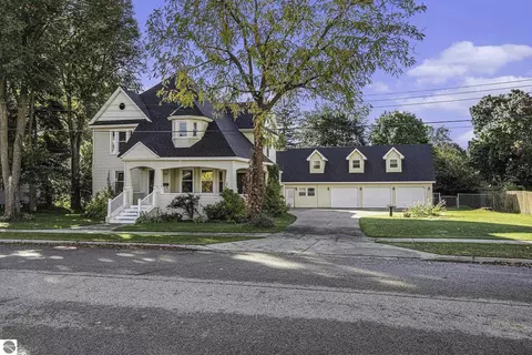 316 E First St, Gaylord, MI 49735