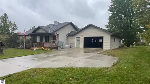 203 Laura June Dr, Leroy, MI 49655 photo 34