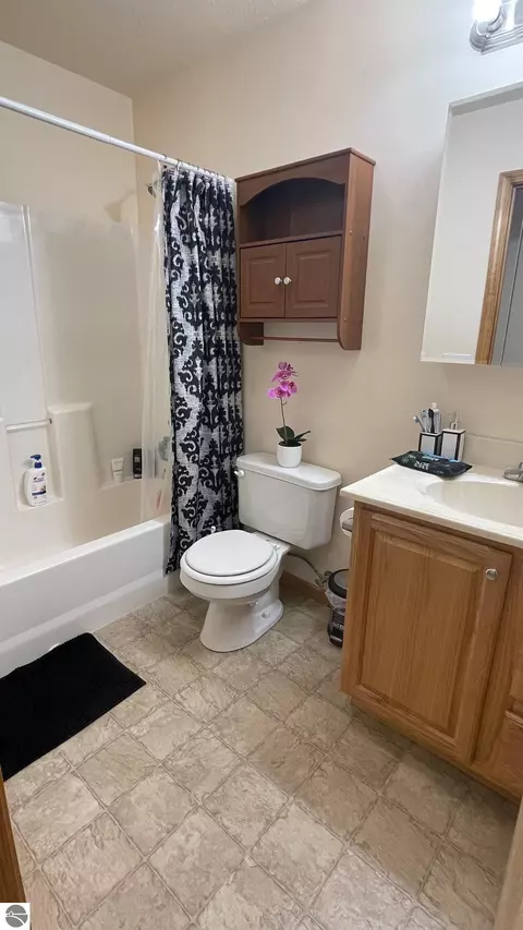 203 Laura June Dr, Leroy, MI 49655 photo 18