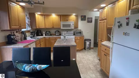 203 Laura June Dr, Leroy, MI 49655 photo 13