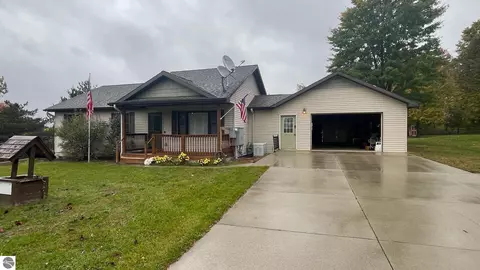 203 Laura June Dr, Leroy, MI 49655 photo 28
