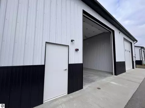 4304 Eagles Fly North Trl, Traverse City, MI 49685