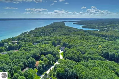 007 Oak Ridge Dr UNIT 7, Traverse City, MI 49684