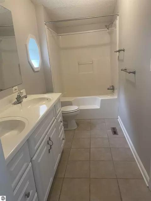 8160 Upton Dr, Shepherd, MI 48883 photo 19
