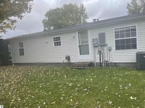 8160 Upton Dr, Shepherd, MI 48883 photo 34