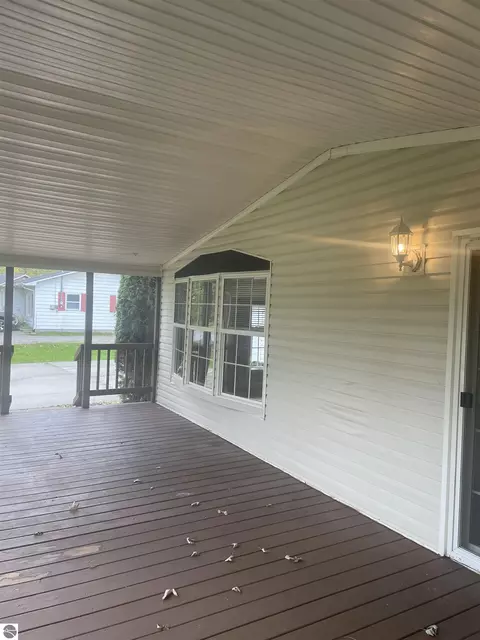 8160 Upton Dr, Shepherd, MI 48883 photo 3