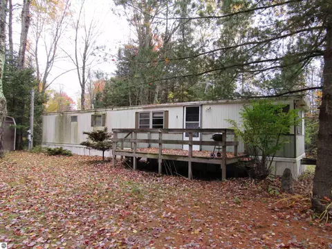 1781 W Lake Circle Dr, Barton City, MI 48705