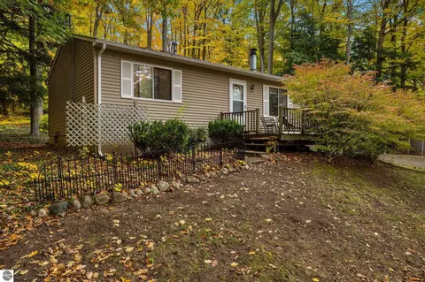 1392 Valley Dr, Traverse City, MI 49685