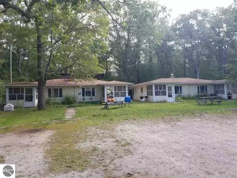 7334 Loud Dr, Oscoda, MI 48750