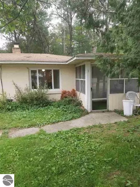 7334 Loud Dr, Oscoda, MI 48750 photo 2