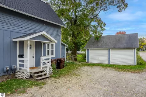 602 E Ctr, Ithaca, MI 48847 photo 3