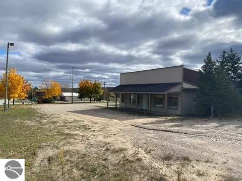 7960 M-72 E, Williamsburg, MI 49690 photo 31
