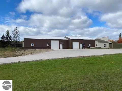 7960 M-72 E, Williamsburg, MI 49690 photo 22