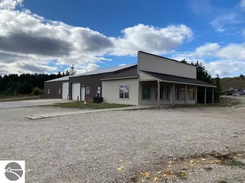 7960 M-72 E, Williamsburg, MI 49690 photo 27