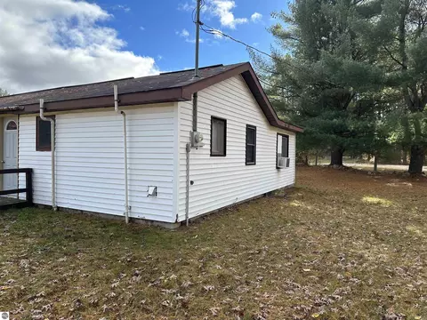771 Robert Dr, Harrison, MI 48625 photo 33