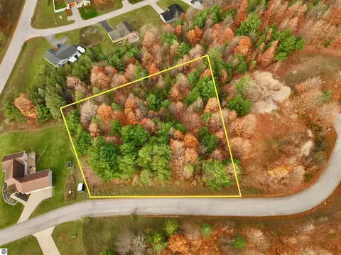 618 Michael Ave, Traverse City, MI 49685