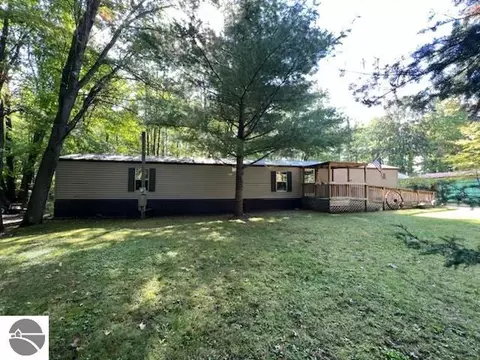 2913 Ashcroft Dr, Lake, MI 48632