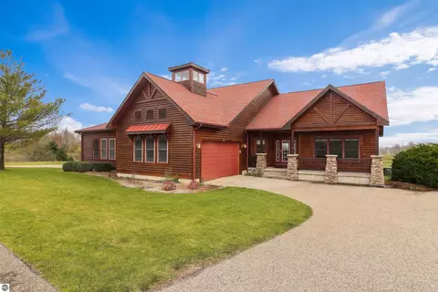 736 Vista Pl #9, Kewadin, MI 49648