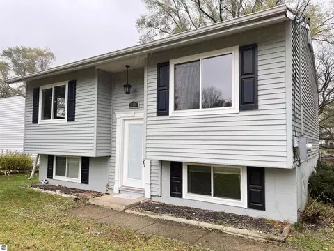 810 N Cooley St, Mount Pleasant, MI 48858
