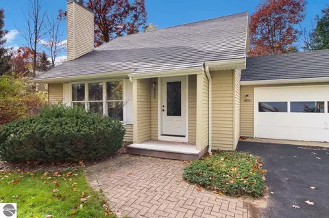 4655 Bartlett Rd, Williamsburg, MI 49690 photo 5
