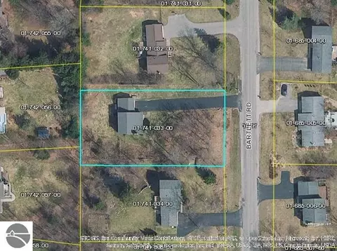 4655 Bartlett Rd, Williamsburg, MI 49690 photo 3